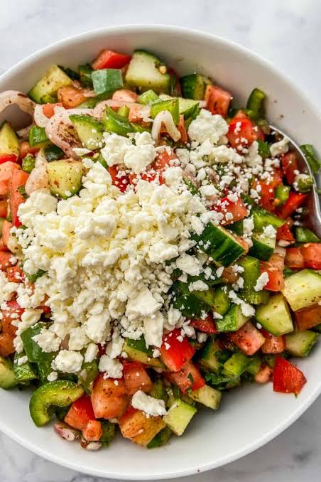 Çoban salatı pendirli